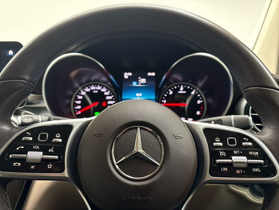 2022 Mercedes-Benz GLC Class - image 9