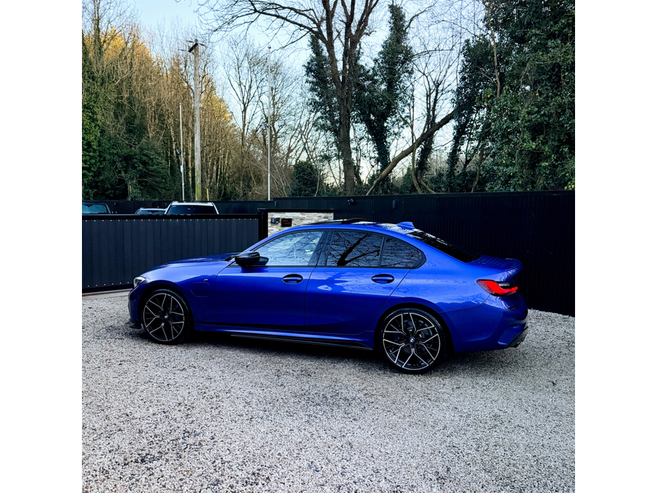 2020 BMW 3 Series - image 7