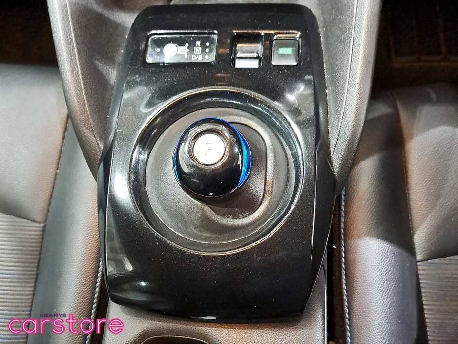 2023 Nissan Leaf - image 16