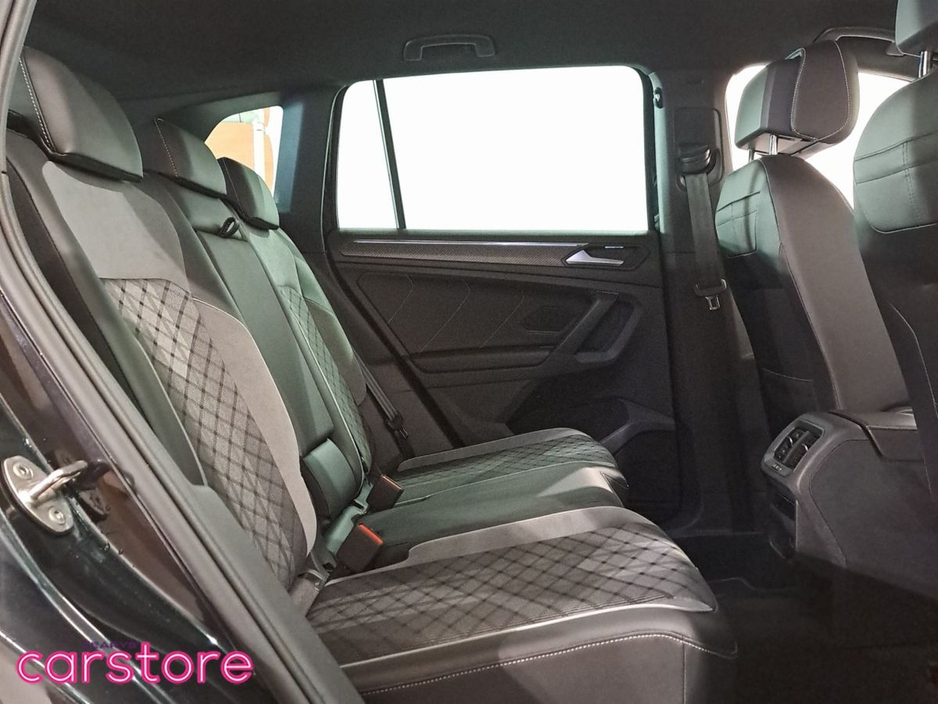 2023 Volkswagen Tiguan - image 13