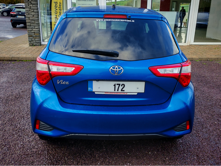 2017 Toyota Yaris - image 14