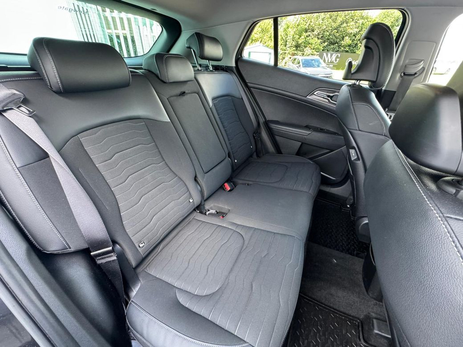 2023 Kia Sportage - image 14