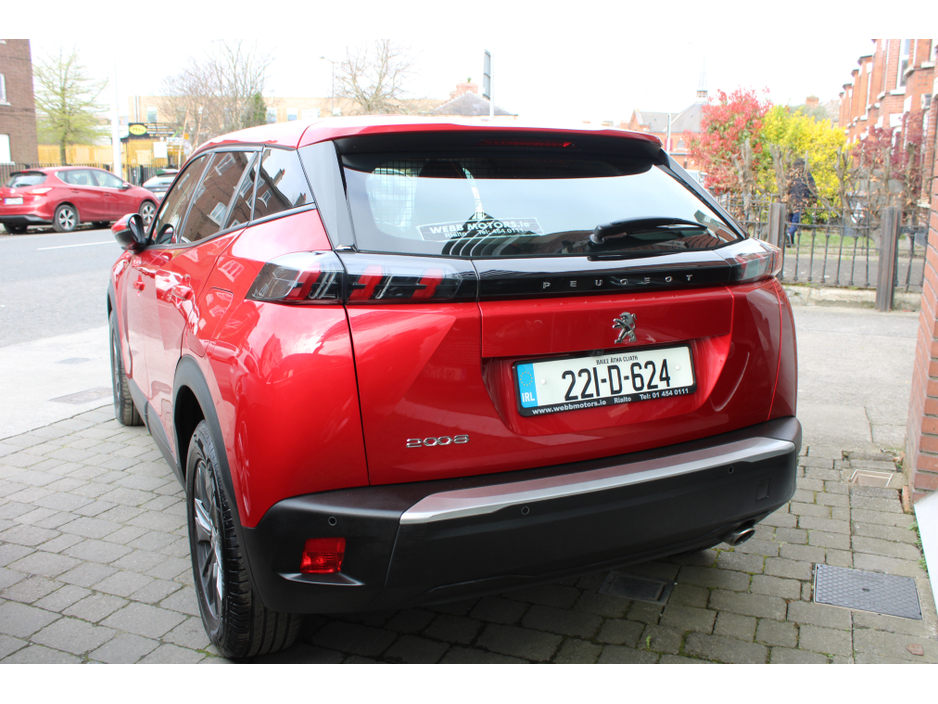 2022 Peugeot 2008 - image 3