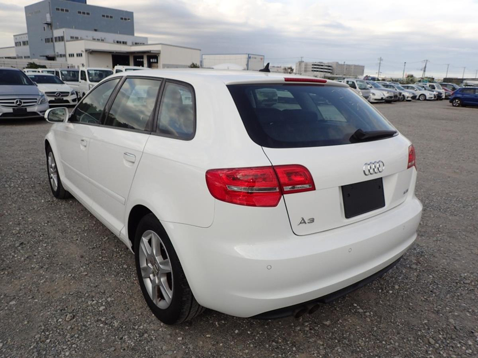 2013 Audi A3 - image 4