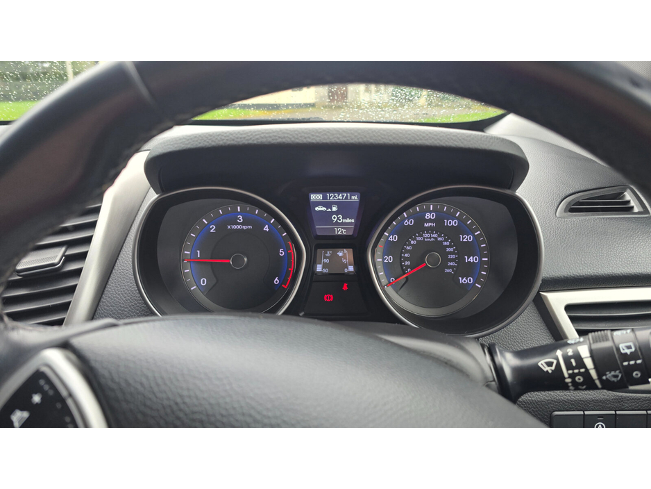 2016 Hyundai i30 - image 15