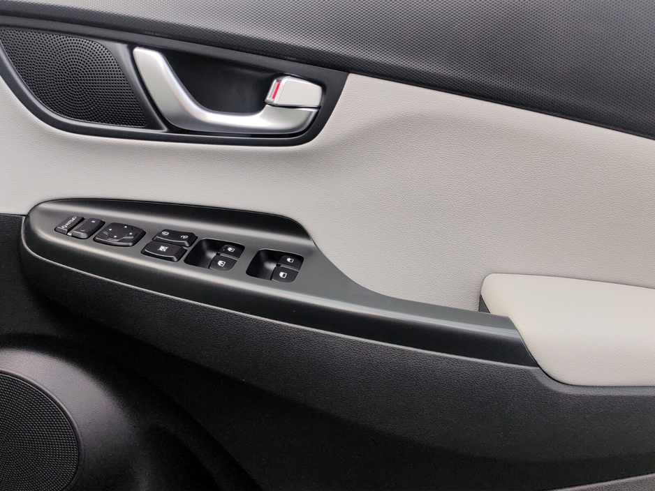 2022 Hyundai Kona - image 13