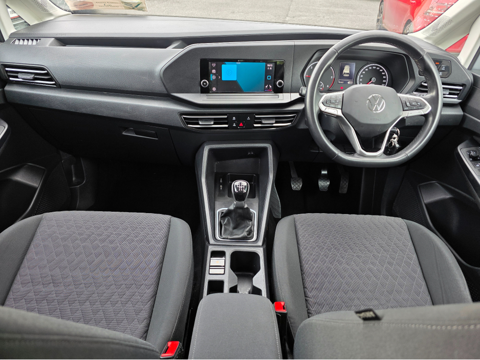 2022 Volkswagen Caddy - image 23