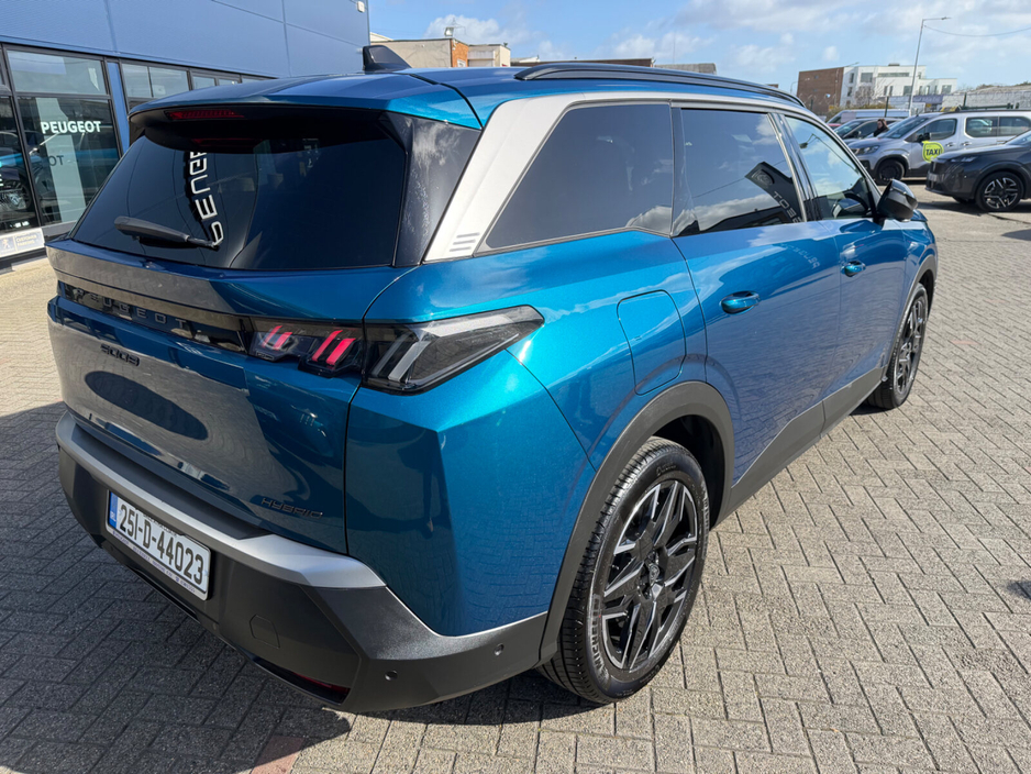 2025 Peugeot 5008 - image 5