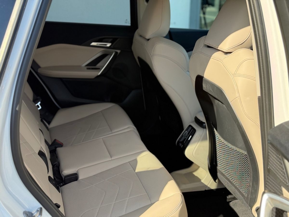 2023 BMW X1 - image 11