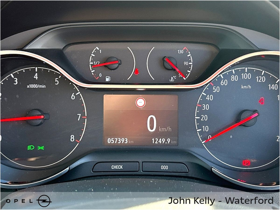 2022 Opel Crossland - image 14