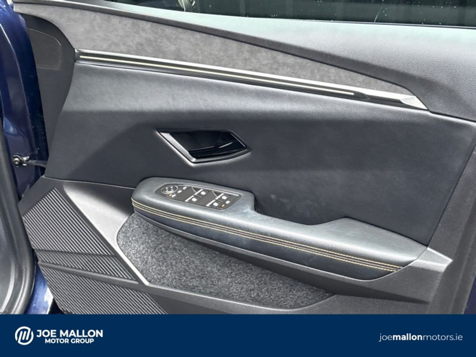 2023 Renault Megane E-Tech - image 15