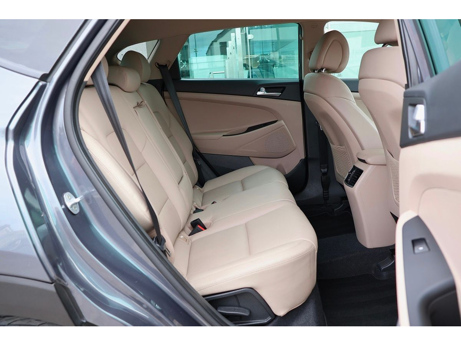 2016 Hyundai Tucson - image 15