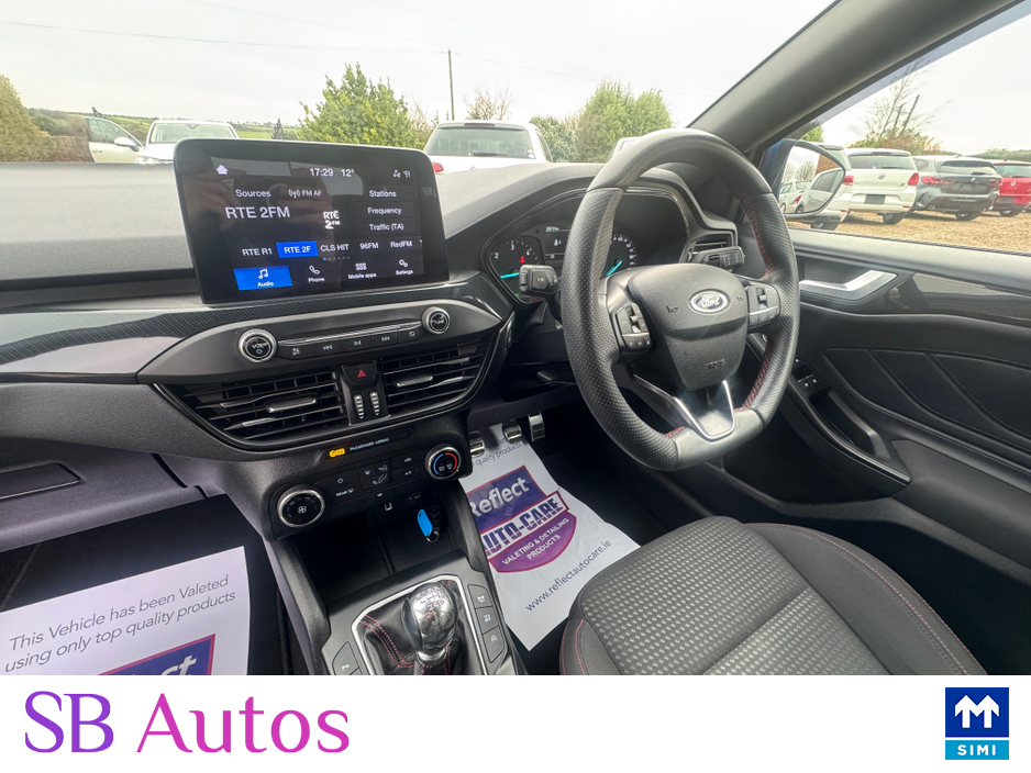 2020 Ford Focus - image 13