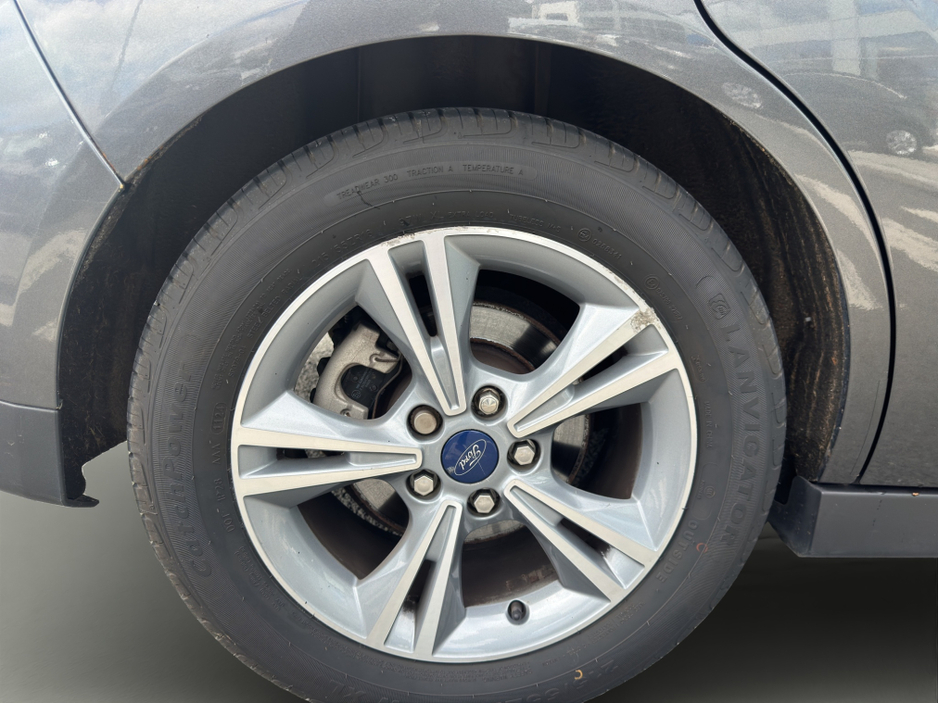 2015 Ford C-Max - image 10