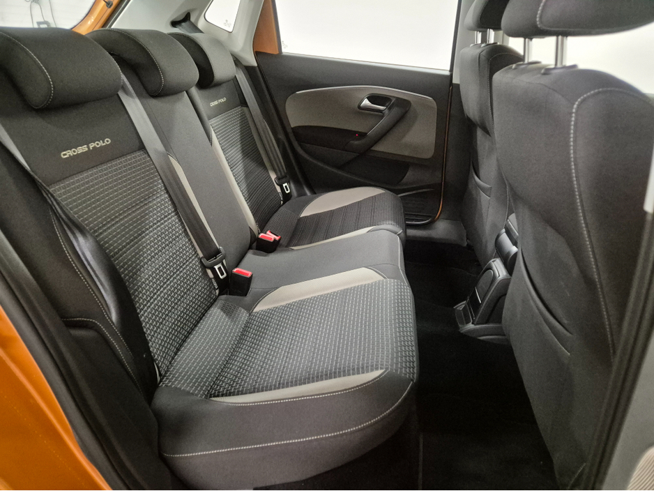 2016 Volkswagen Polo - image 22