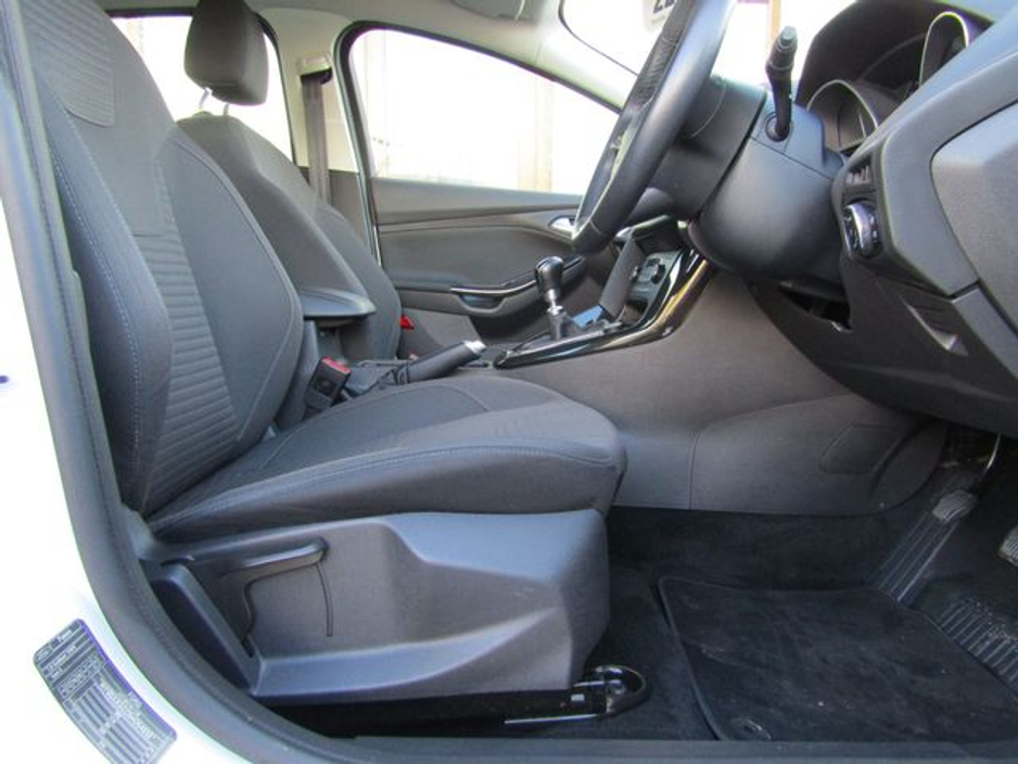 2018 Ford Focus Titanium 1.0 125PS 6SPD 4DR €13,950