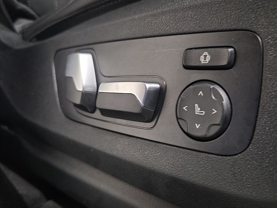 2023 BMW X5 - image 27