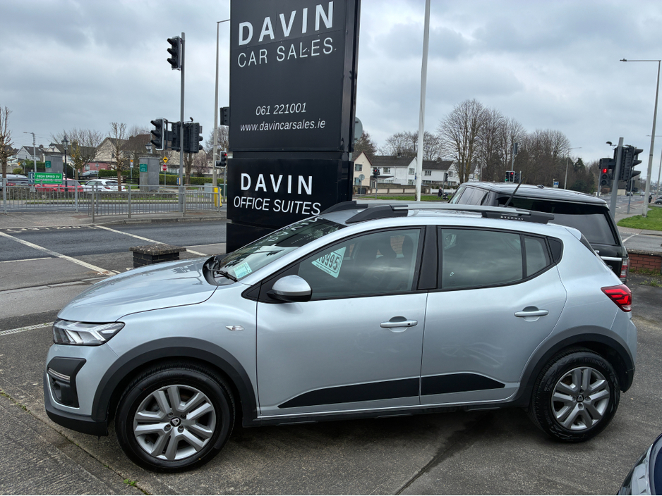 2022 Dacia Sandero - image 2