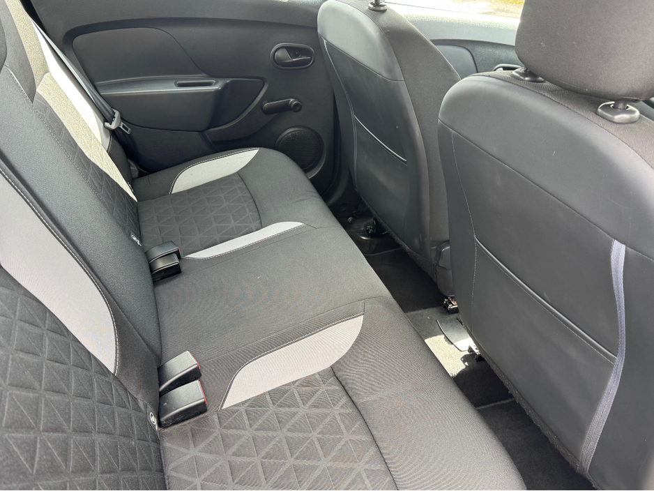 2015 Dacia Sandero Stepway - image 5