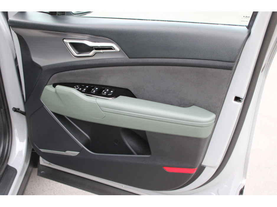 2024 Kia Sportage - image 13
