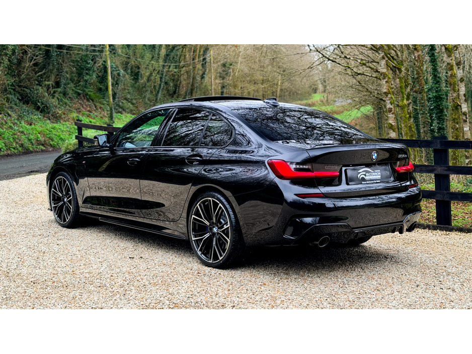 2020 BMW 3 Series - image 3