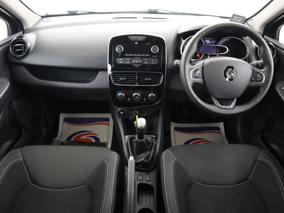 2019 Renault Clio - image 13