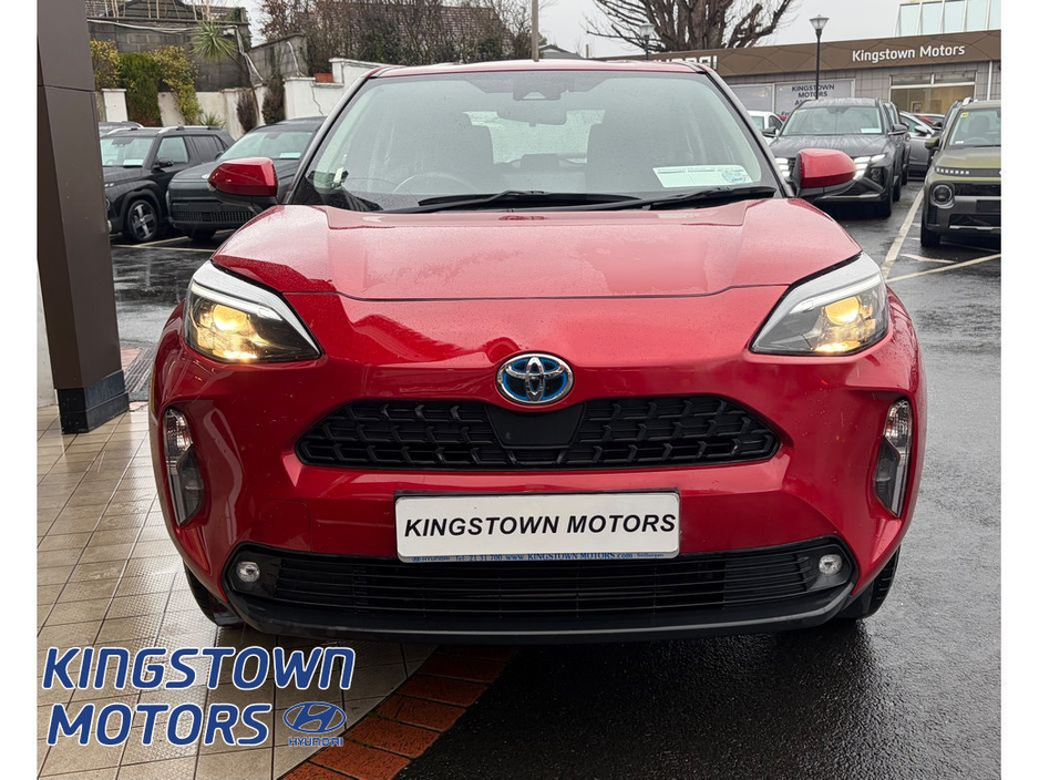 2022 Toyota Yaris - image 2