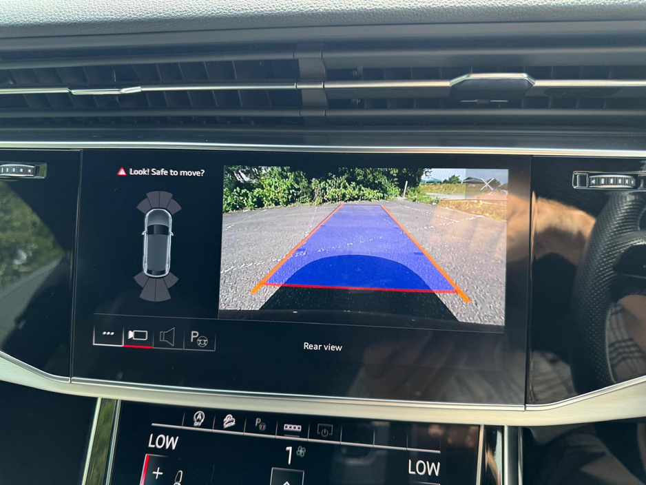 2022 Audi Q8 - image 14