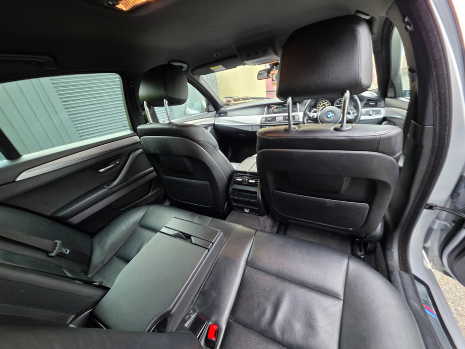 2017 BMW 5 Series - image 14