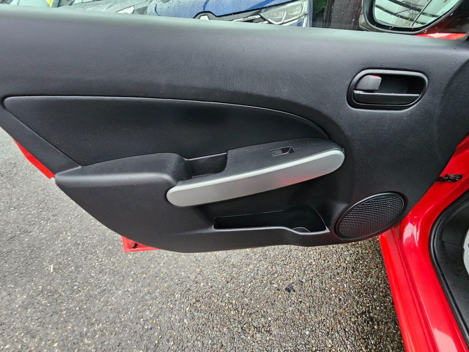 2014 Mazda Demio - image 27