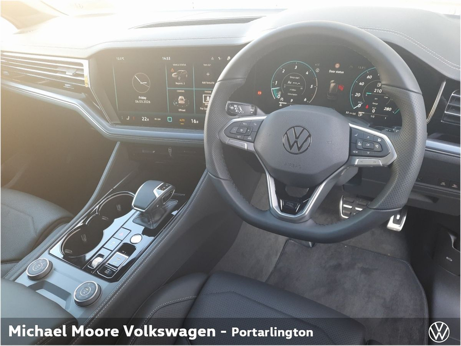 2026 Volkswagen Touareg - image 2