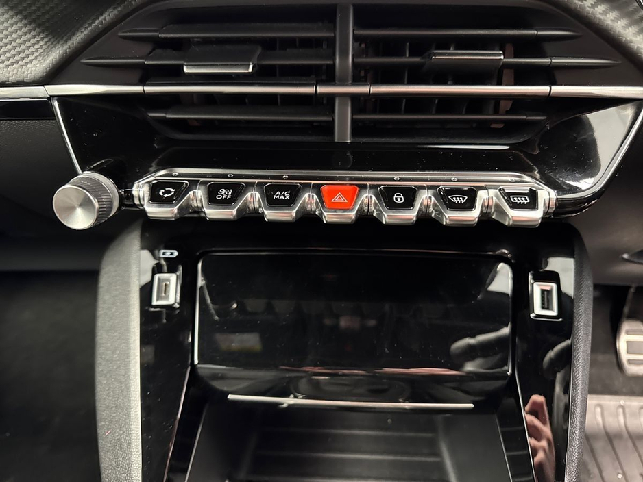 2023 Peugeot 2008 - image 17