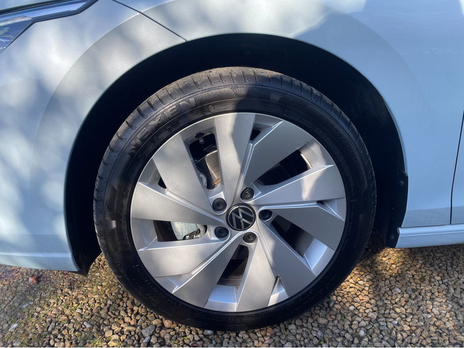 2025 Volkswagen Golf - image 6