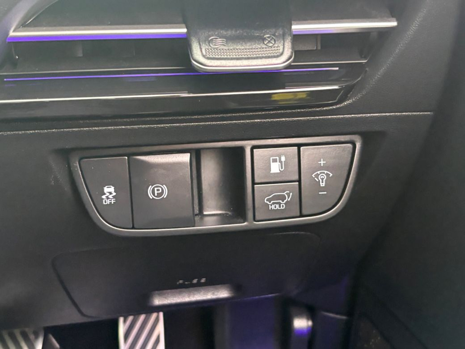 2022 Kia EV6 - image 10