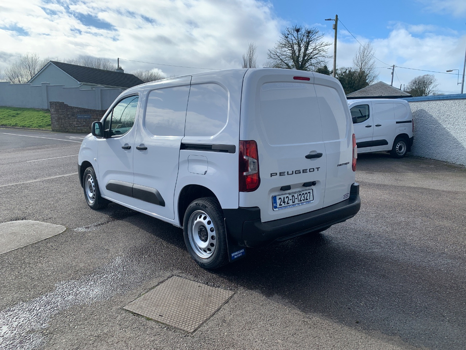 2024 Peugeot Partner - image 4