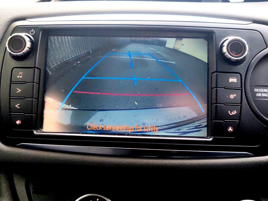 2015 Toyota Yaris 1.0 VVT-i 3Dr Luna €10,950