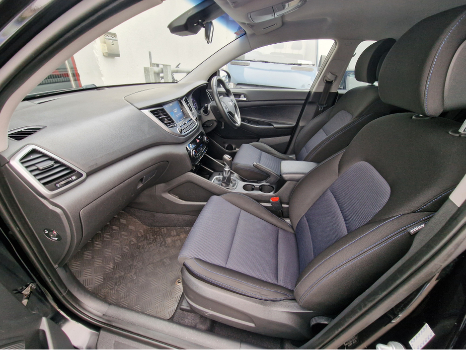 2017 Hyundai Tucson - image 29