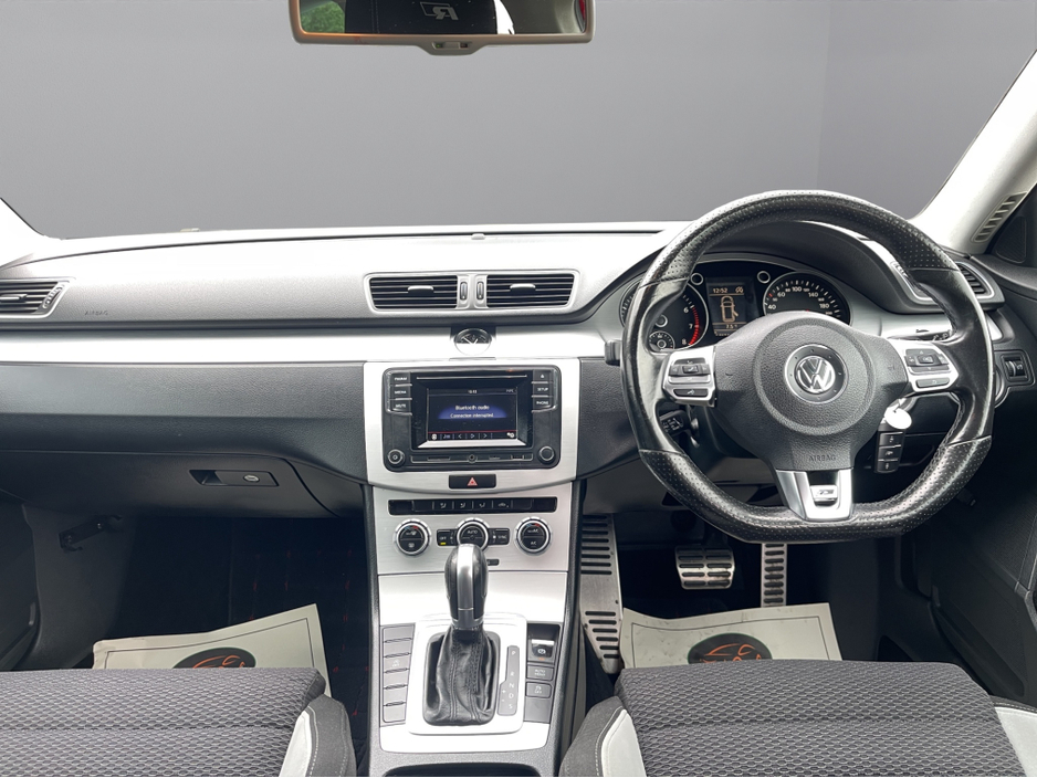 2015 Volkswagen Passat - image 13