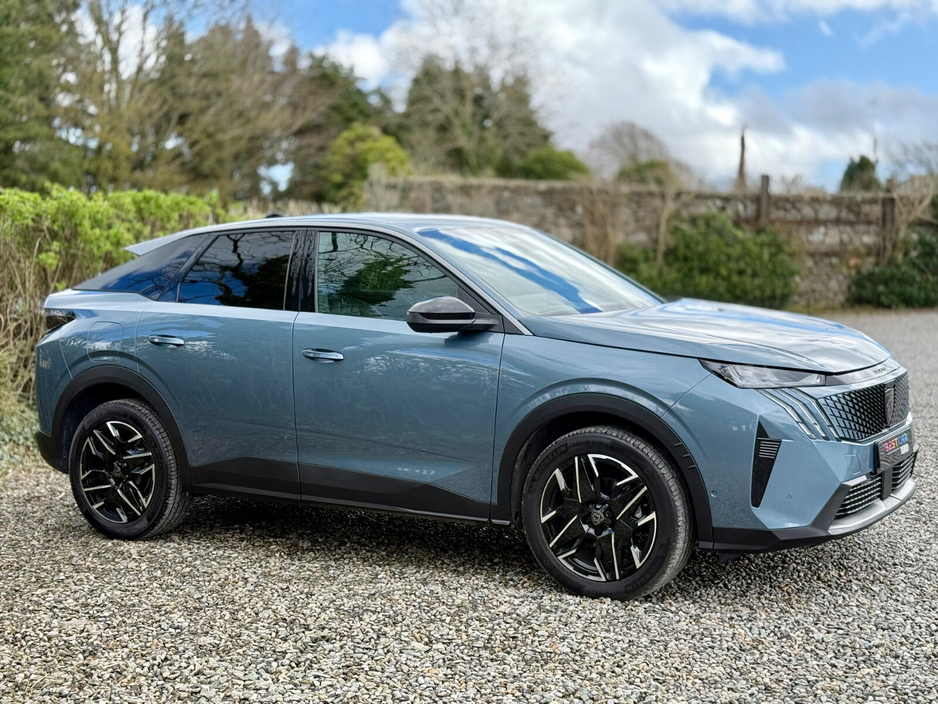 2025 Peugeot 3008 - image 3