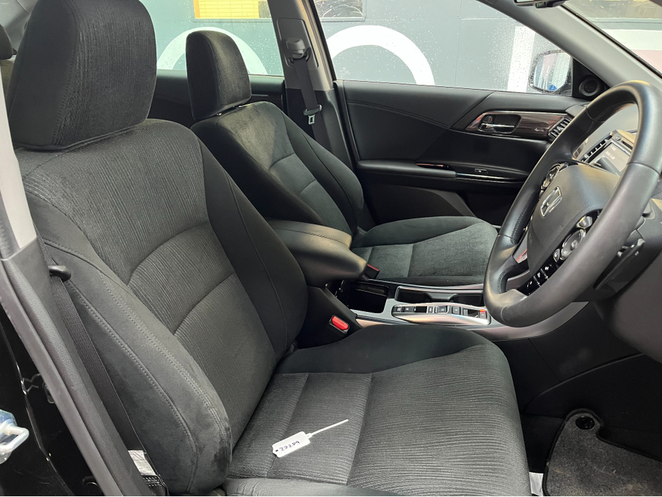 2019 Honda Accord €21950 2019 HONDA ACCORD HYBRID LX 2.0 AUTOMATIC / ELECTRIC SEATS / CRUISE CONTROL / REVERSE CAMERA €21,950