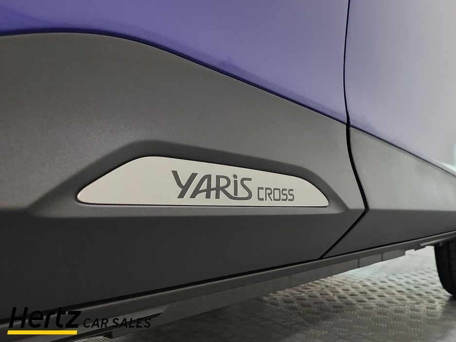 2023 Toyota Yaris - image 10