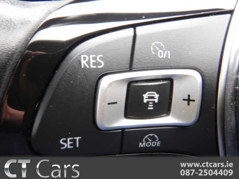 2016 Volkswagen Golf - image 20