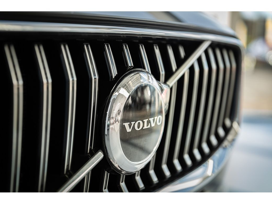 2022 Volvo XC60 T6 CORE BRIGHT SUNROOF 350BHP AWD €42,899