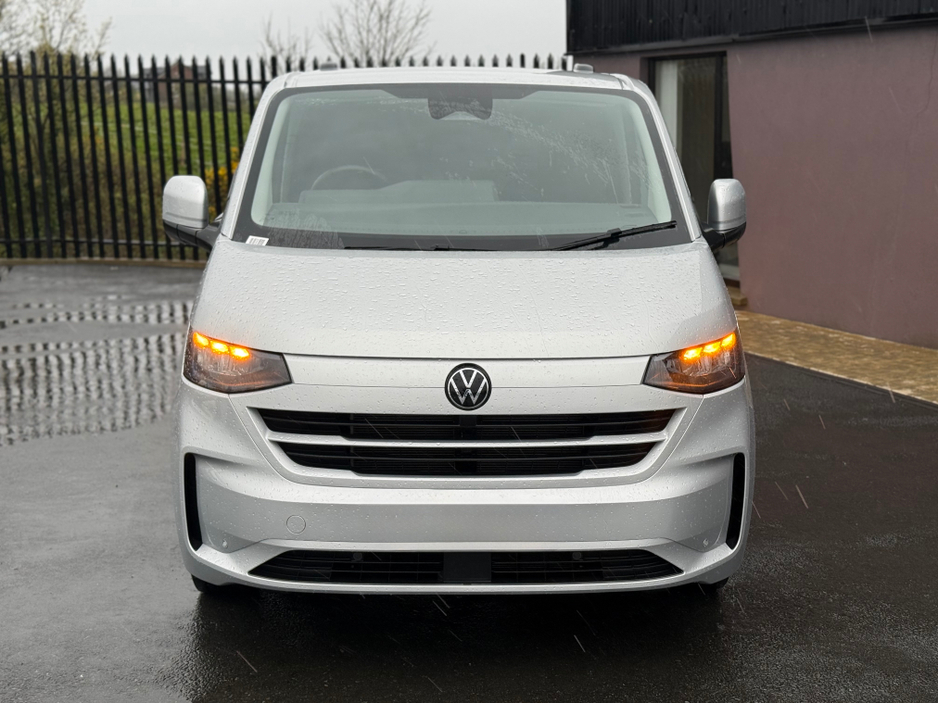 2025 Volkswagen Transporter - image 2