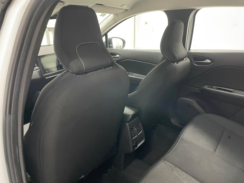 2022 Renault Captur - image 16