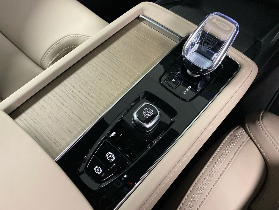 2026 Volvo XC90 - image 17