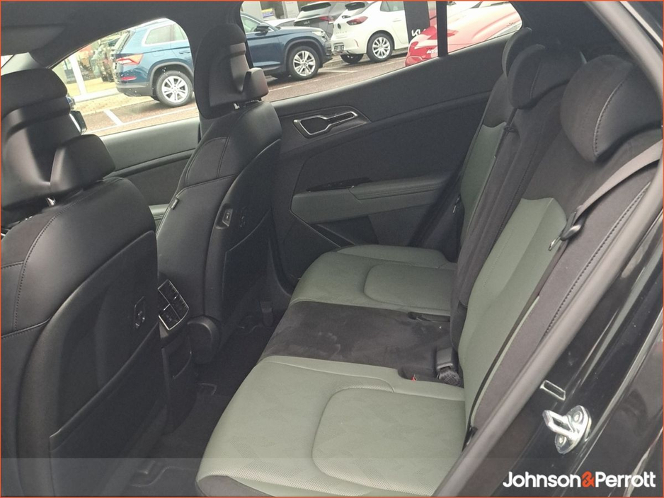 2025 Kia Sportage - image 5