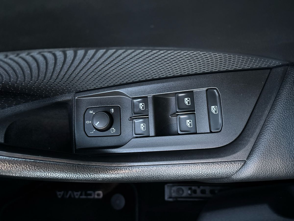 2024 Skoda Octavia - image 14