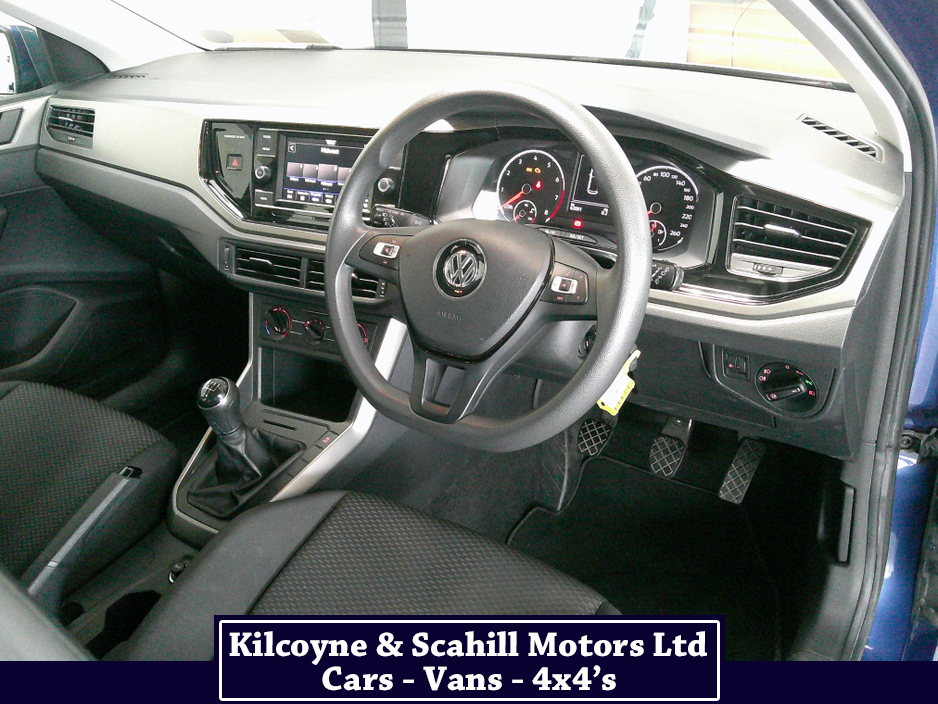 2021 Volkswagen Polo - image 24