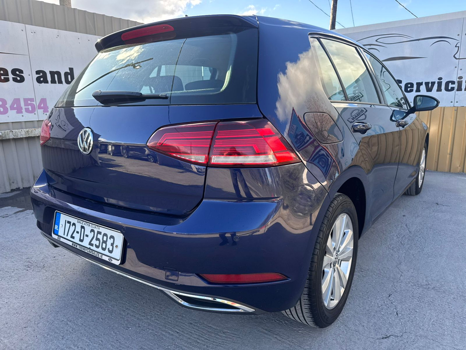 2017 Volkswagen Golf - image 3